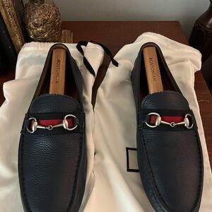 Men’s navy Gucci horsebit driving loafers